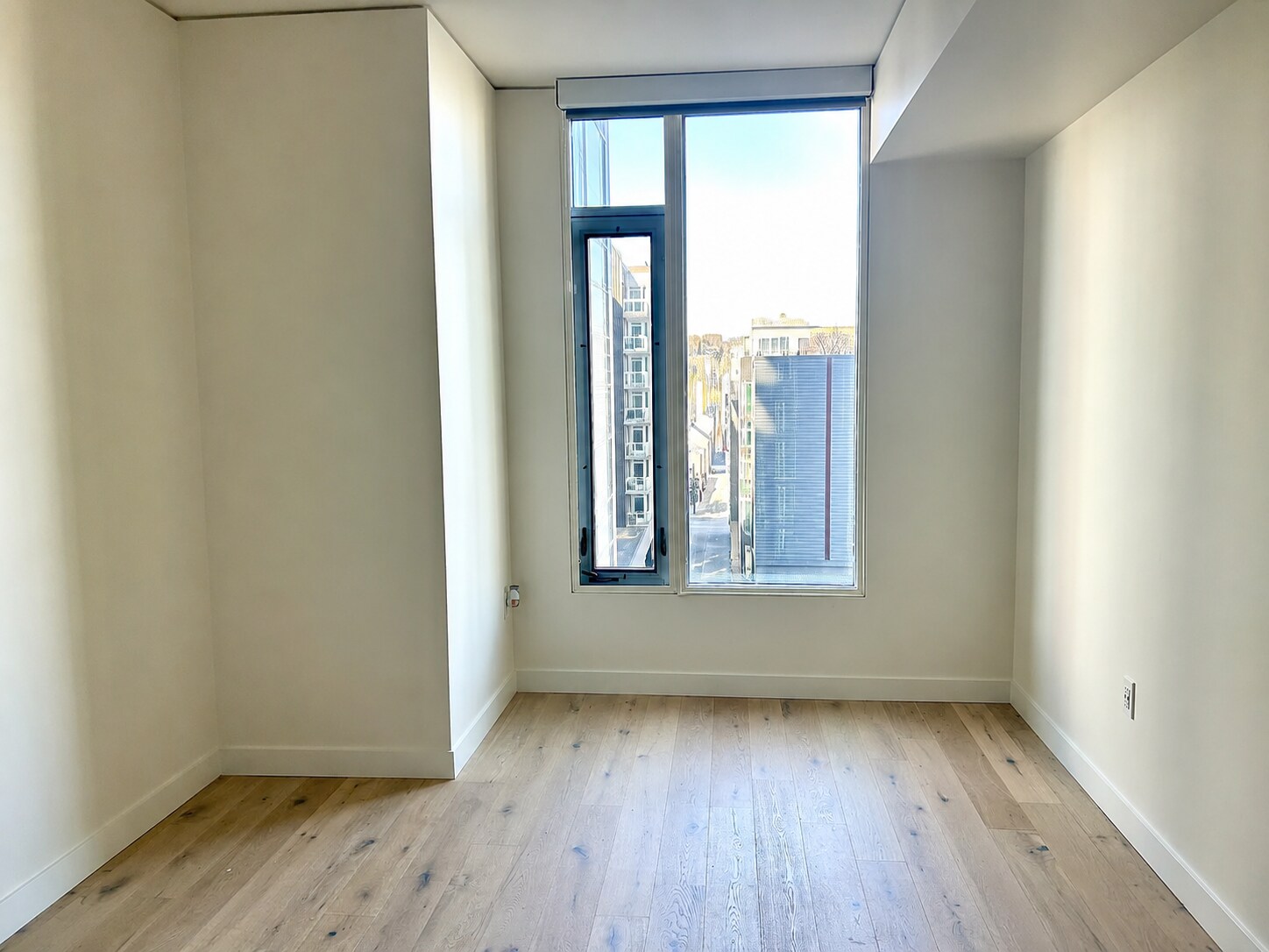 Building Photo - 2510 6th Ave