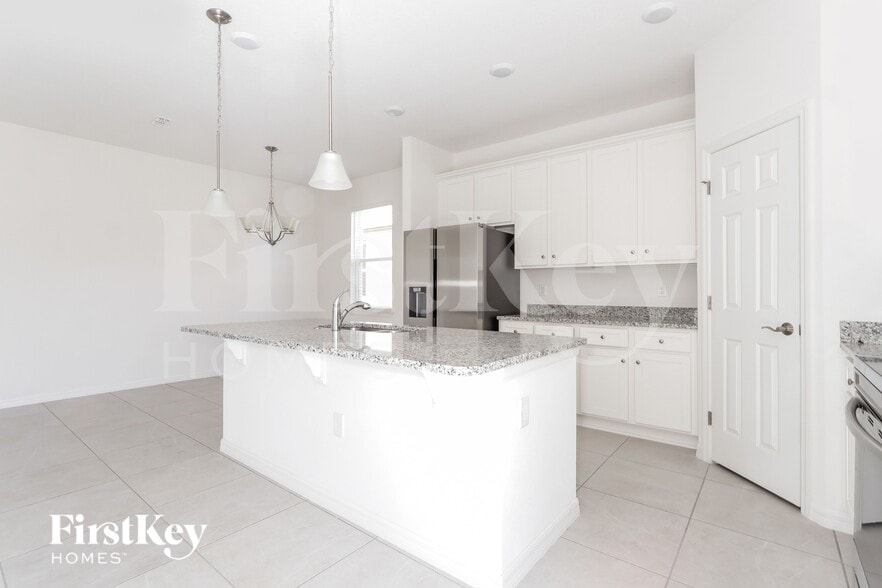 Building Photo - 519 Crown Rose Dr