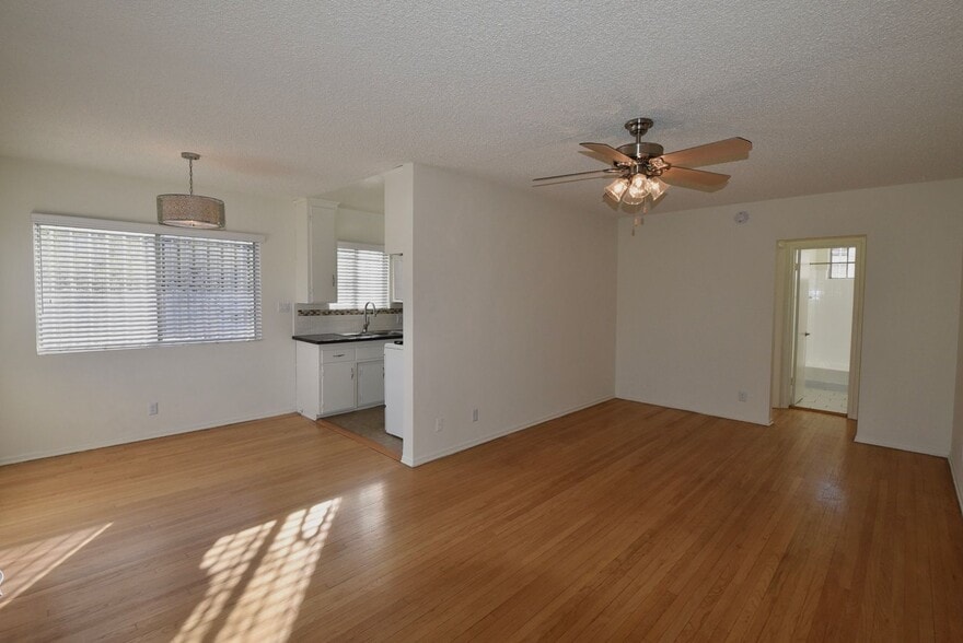Building Photo - 5915 Fair Ave