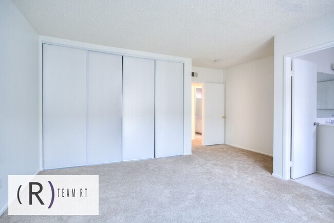 Building Photo - A Spacious Condo with a Quiet Community