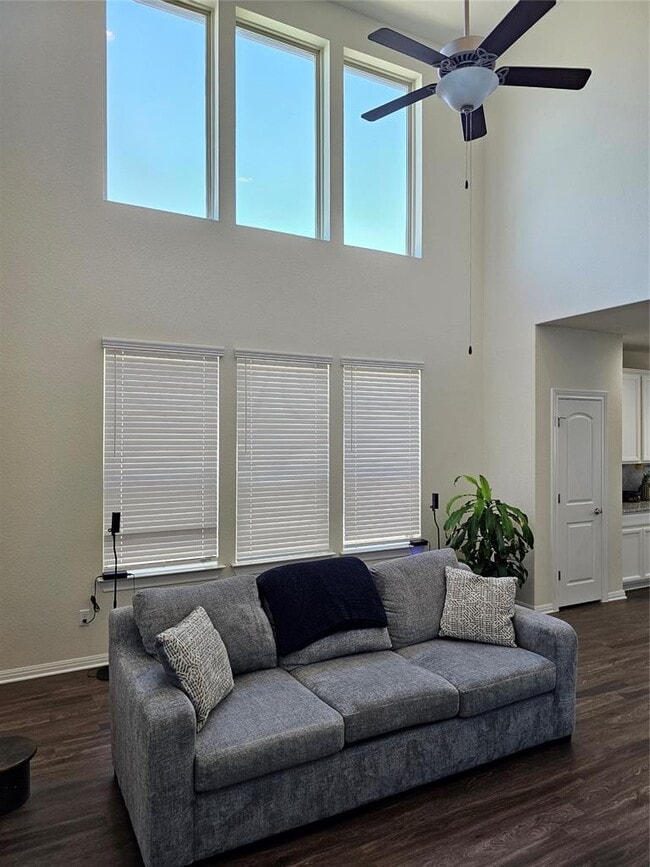 Building Photo - 15915 Cessida St