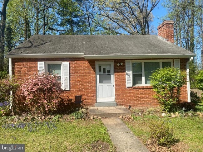 Building Photo - 2200 Greenwich St