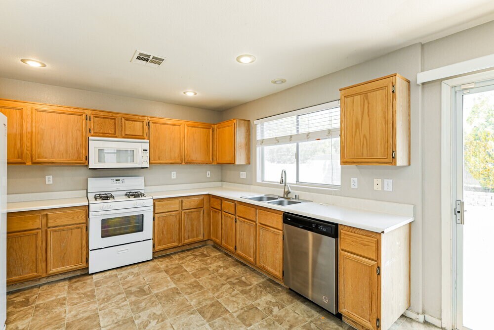 Building Photo - 1096 Pincay Dr