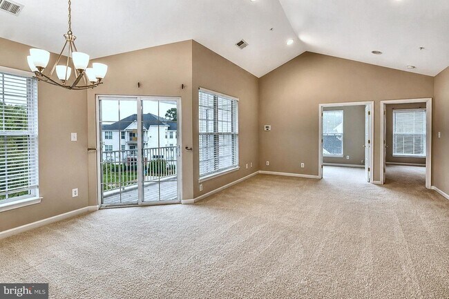 Building Photo - 25340 Lake Mist Square