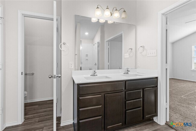 Building Photo - 309 Paddock Ln