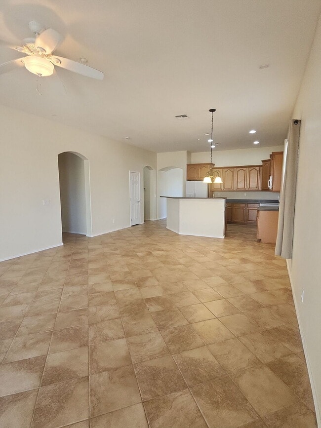 Building Photo - "Charming 3-Bed with 2 Full Baths and 2,162 Sq Ft of Comfort in Vistancia Village Peoria, AZ!"