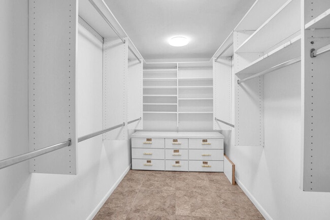 Building Photo - 1701 Presidential Way