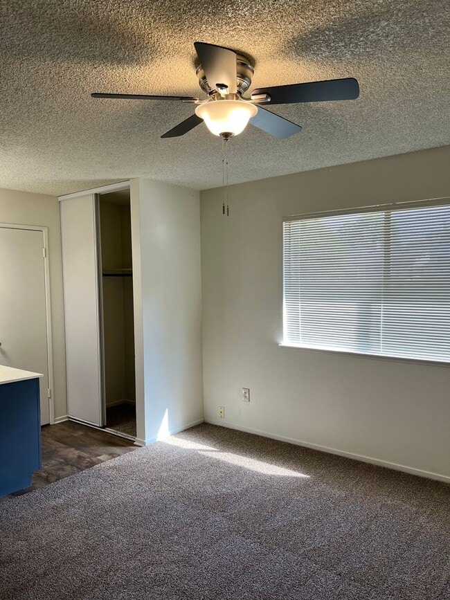 Building Photo - NICE 3 BED HOME IN CITRUS HEIGHTS!! HUGE YARD!!