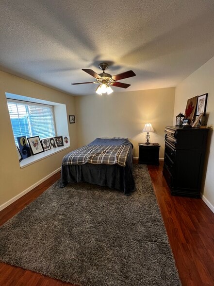 Building Photo - 10156 Quivas St