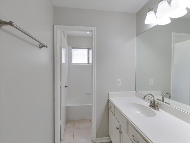 Building Photo - 6726 Misty Dale Dr