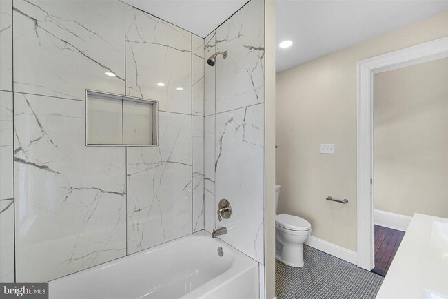 Building Photo - 311 W Main St