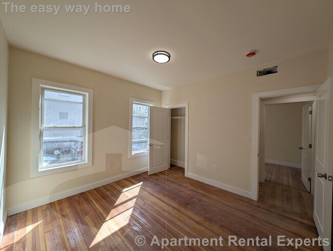 Building Photo - 5-7 Lowell Cir Unit #1