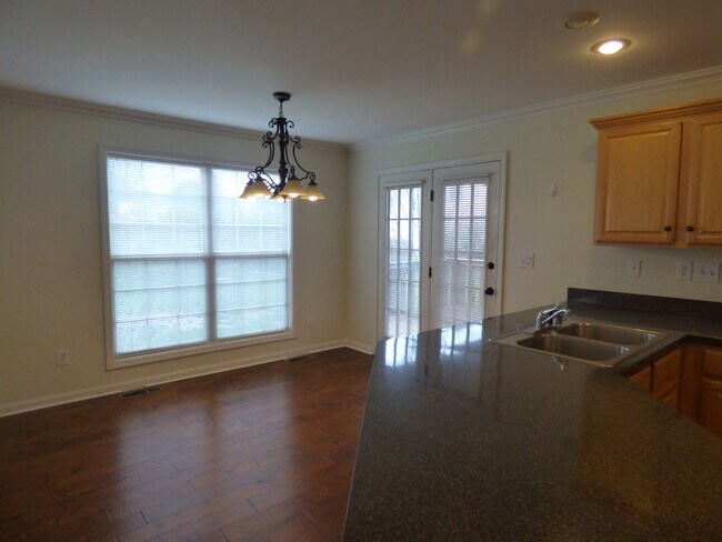 Building Photo - LOVELY HOME in Hamburg; Renovated, Garage, Many Upgrades!