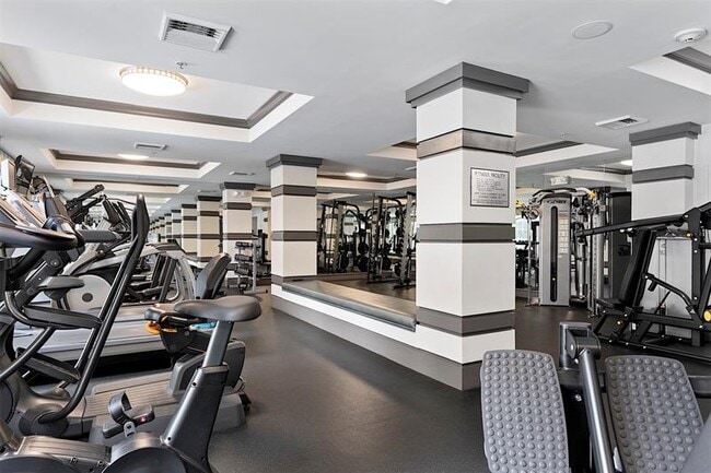 Building Photo - 2421 NE 65th St