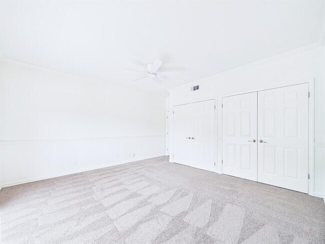 Building Photo - 1501 Barton Springs Rd