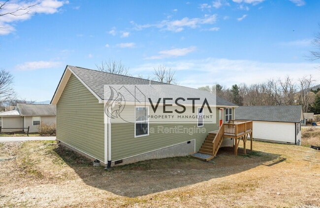 Building Photo - 110 Deaver Park Cir