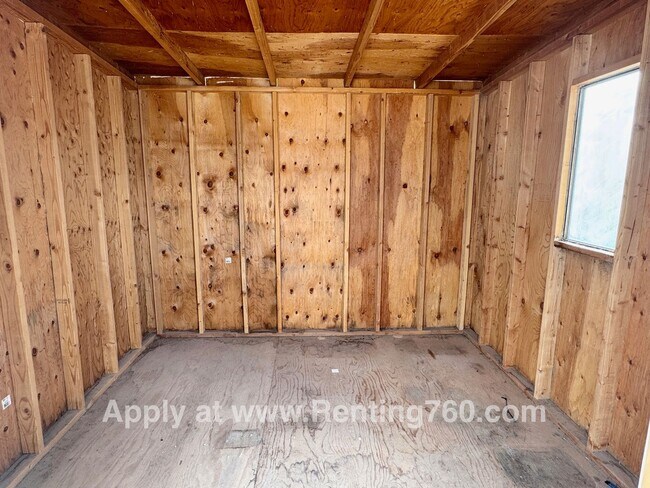 Building Photo - Cute and Cozy 2 Bed Home!