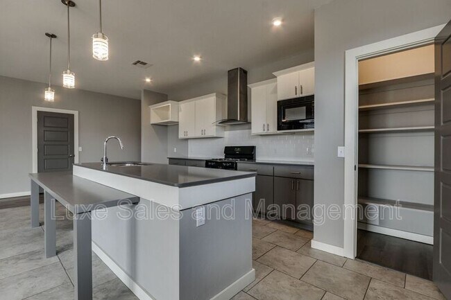 Building Photo - 9428 NW 91st St