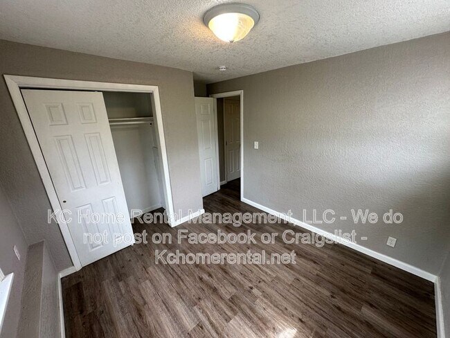 Building Photo - 300 Hill St