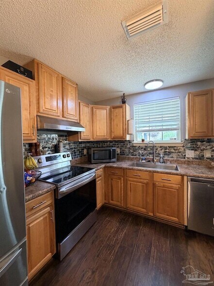 Building Photo - 5877 Tryton Cir