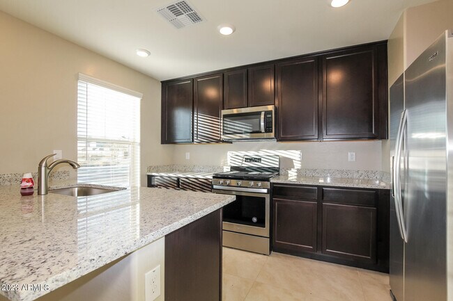 Building Photo - 3939 S 82nd Dr