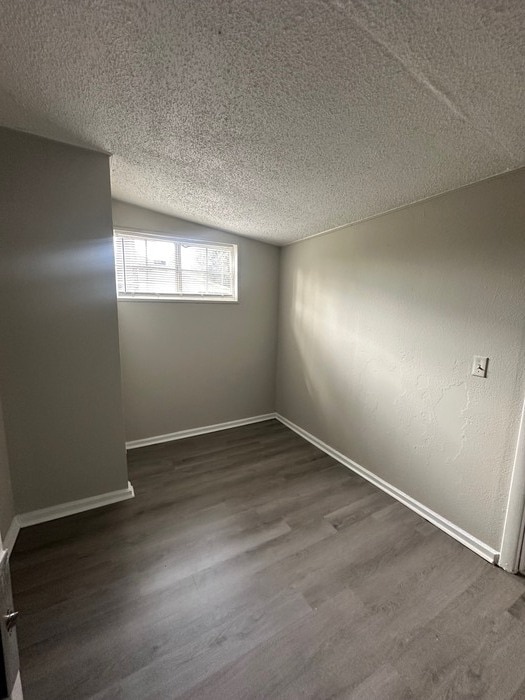 Building Photo - NEWLY RENOVATED 3 bed/2 bath!