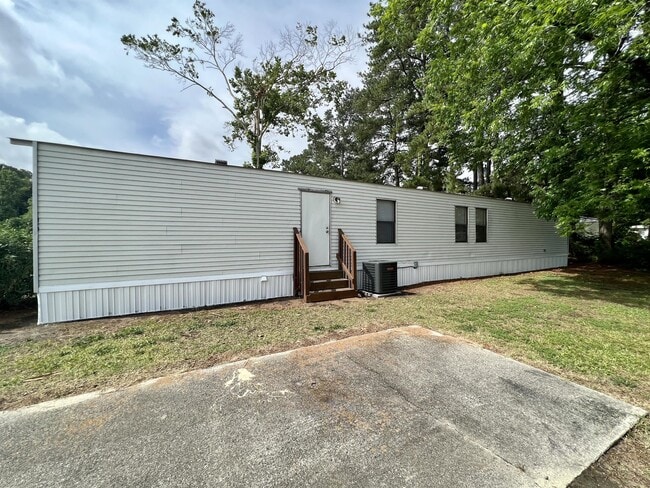 Building Photo - 300 Ricks Rd