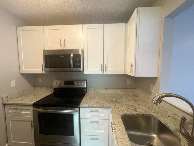 Building Photo - 1797 Bennigan Dr