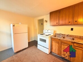 Building Photo - 4 Weaver Ln