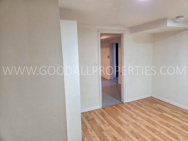 Building Photo - Charming 2 bedroom 1 bath home in Beaverdale area!