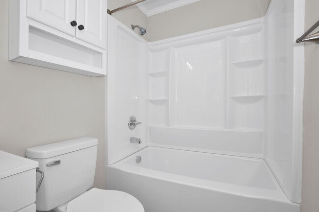 Building Photo - 2 Bedroom 1 Bath In Fayetteville- Small Do...