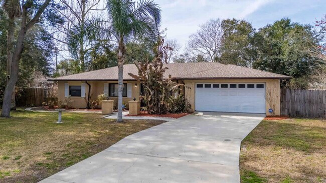 Building Photo - 804 Queen Rd