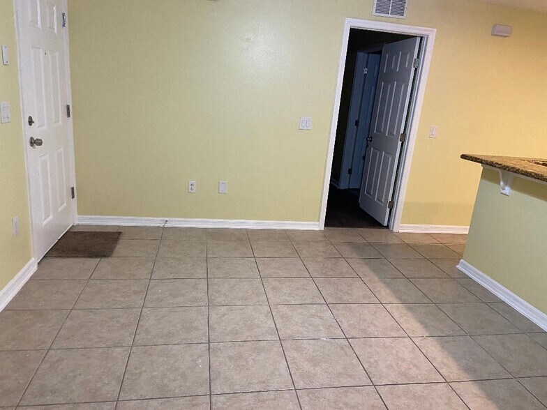 Building Photo - 121 Melissa Pl