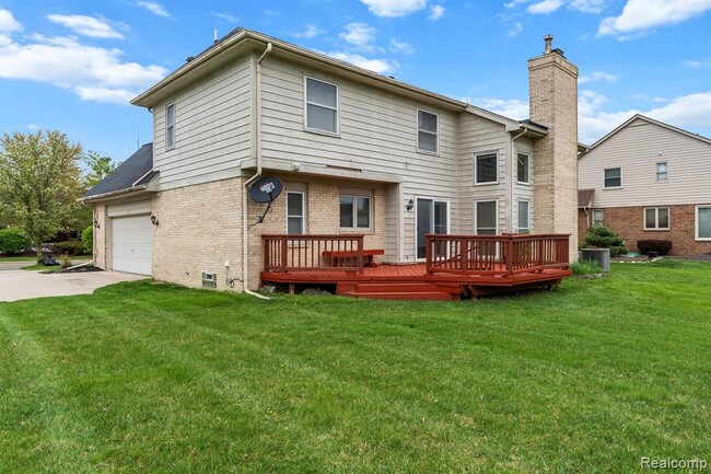 Building Photo - 45419 Glengarry Blvd