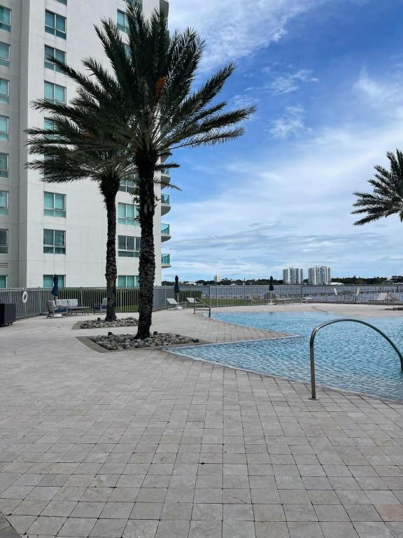 Building Photo - 241 Riverside Dr