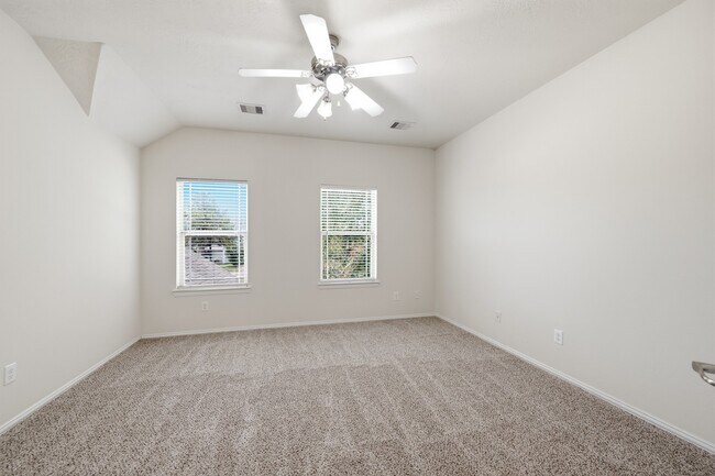 Building Photo - 2117 Rushing Spring Dr