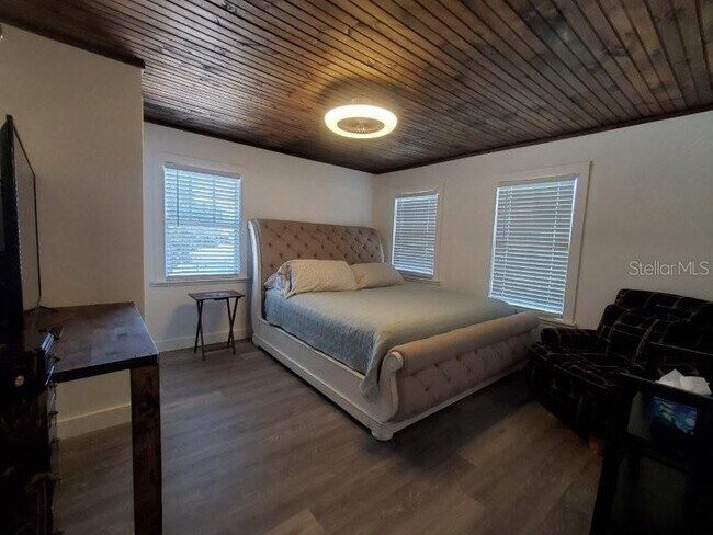 Building Photo - 209 W Olympia Ave