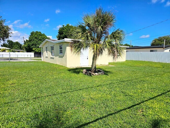 Building Photo - 10530 SW 149th St