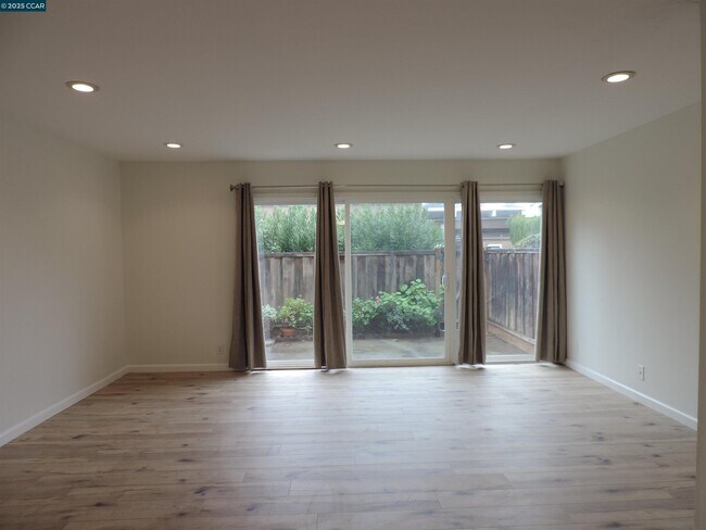 Building Photo - 1919 Ygnacio Valley Rd