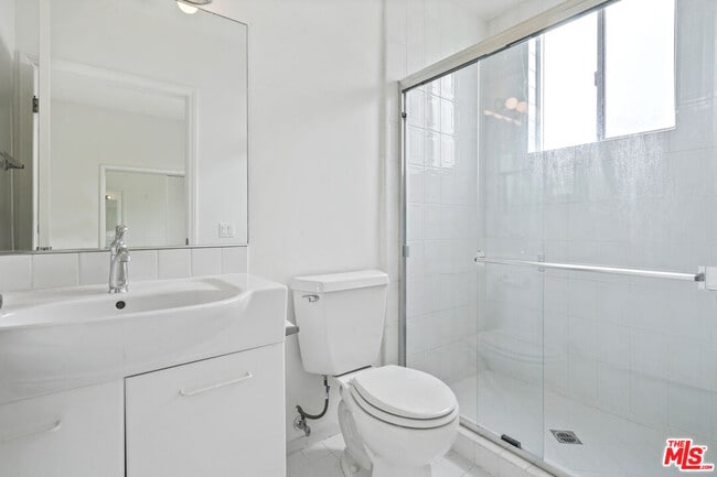 Building Photo - 1325 Arizona Ave