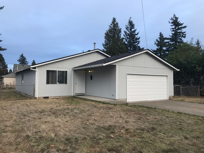 Building Photo - Spacious 3 bdrm/1.5 bath, Garage, Fenced Backyard in Brentwood-Darlington!