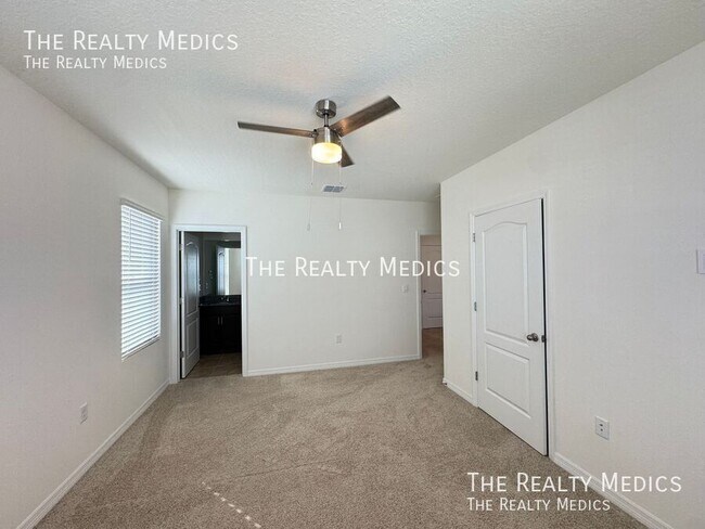 Building Photo - 2331 Gifford Dr