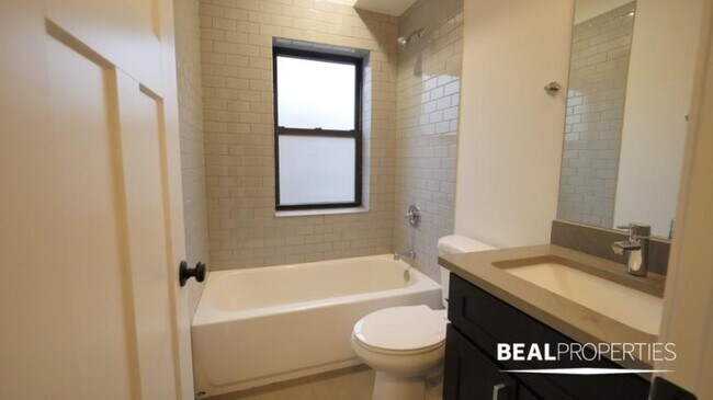 Building Photo - 0 bedroom in CHICAGO IL 60625