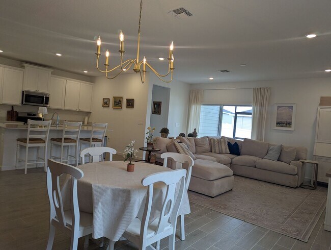 Building Photo - Beautiful newer-construction 4-bedroom, 3-bath home located in Trailhead Landing