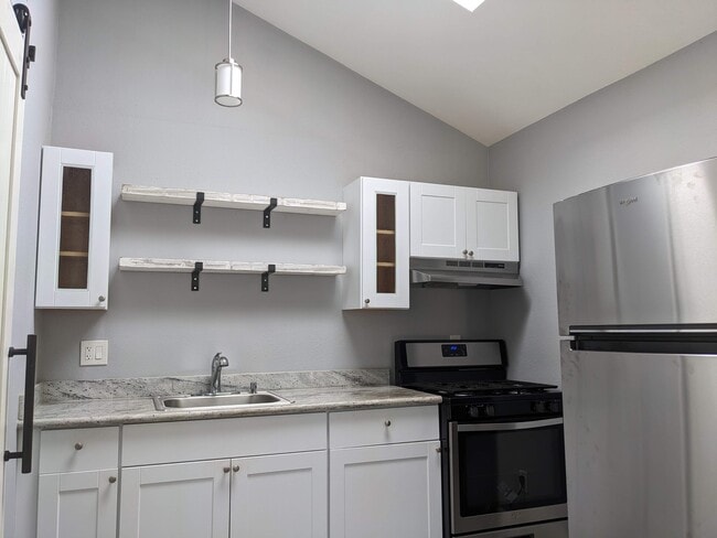 Building Photo - 22265 Pearce St