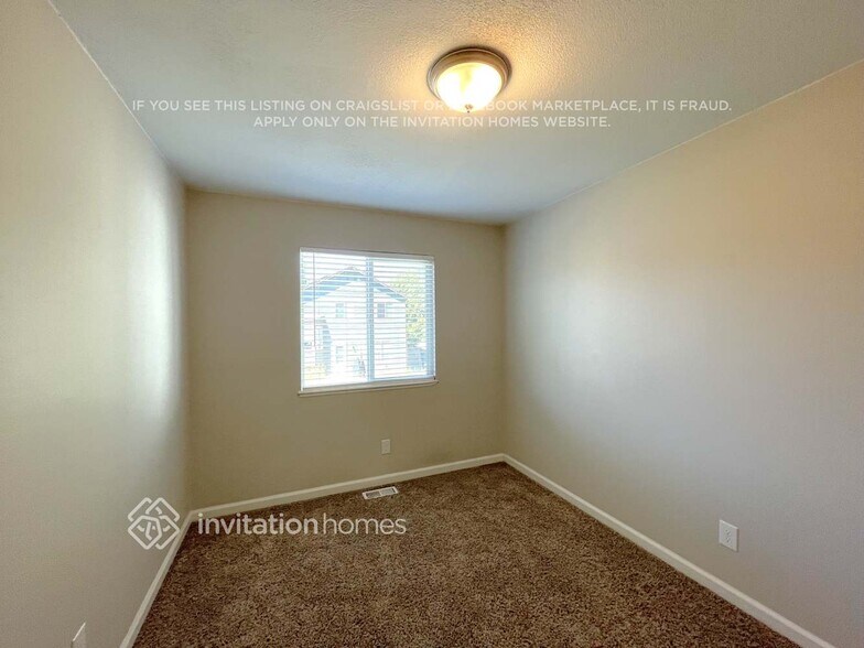 Building Photo - 5844 Santana Dr