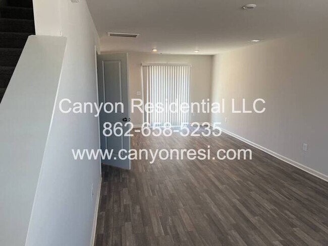 Building Photo - 535 Dayspring Dr