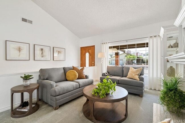Building Photo - 2650 Altamira Dr