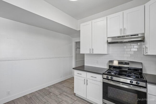 Building Photo - 629 Capp St