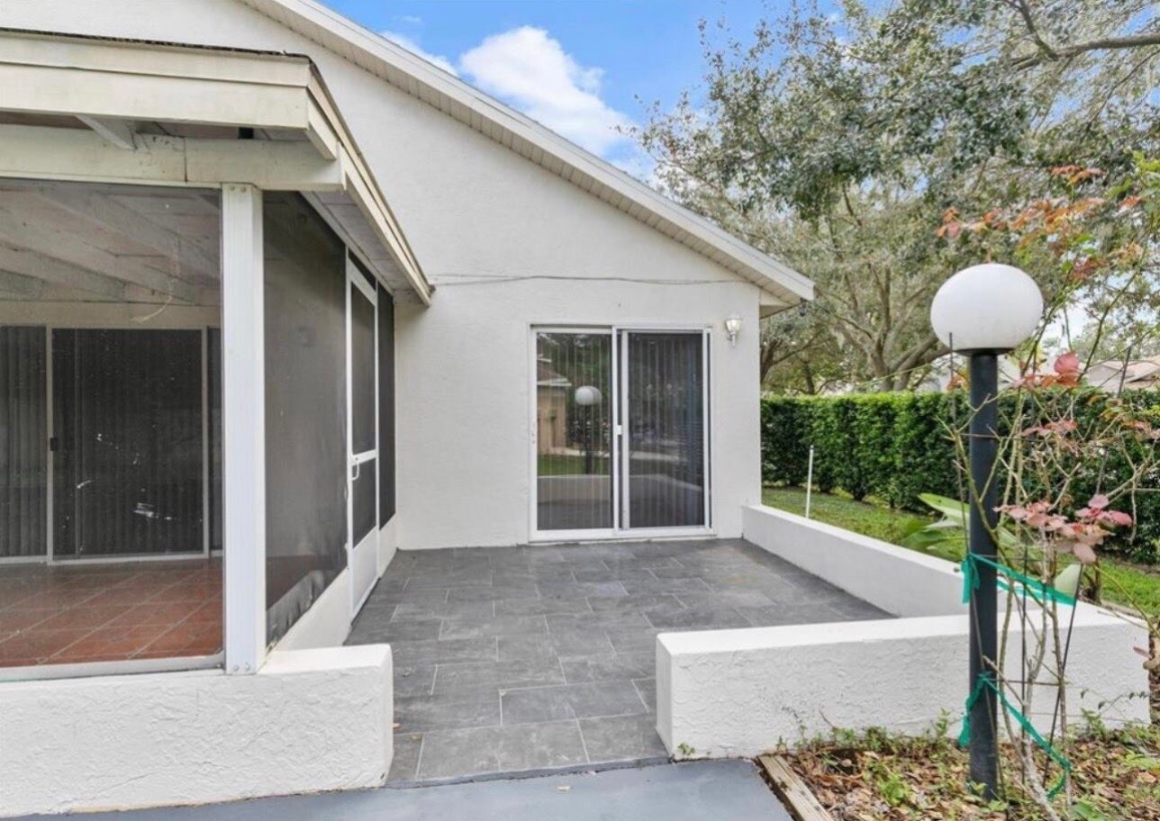 Building Photo - 5725 Hawklake Rd